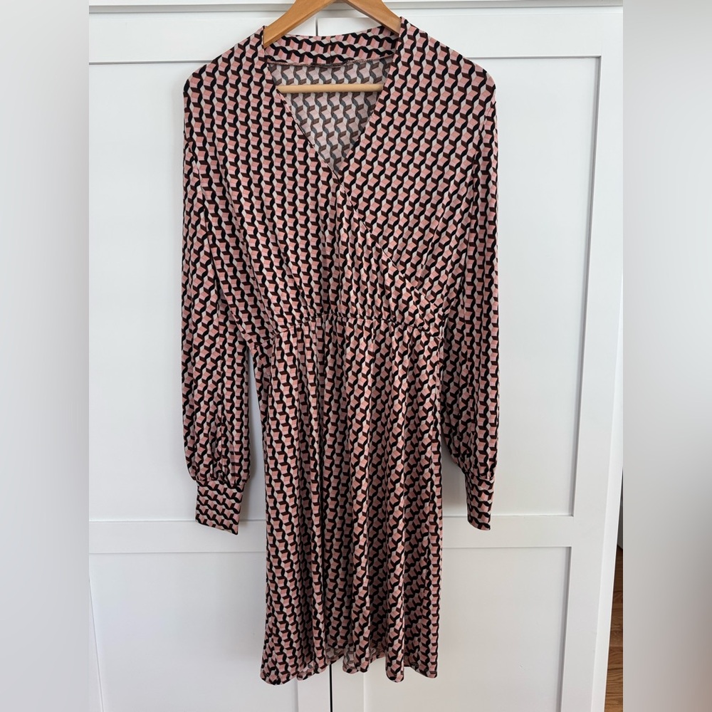 Adrianna Papell Pink and Black Geometric Long Sleeve Dress small